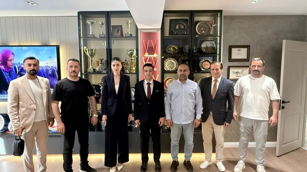 Eskişehir Ülkü Ocakları'ndan Medya 26 Grup'a ziyaret