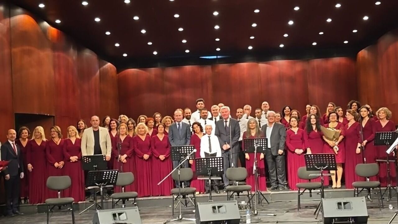 Eskişehir’de ‘Türk Halk Müziği’ Sezon Sonu Konseri İzleyiciden Tam Not Aldı