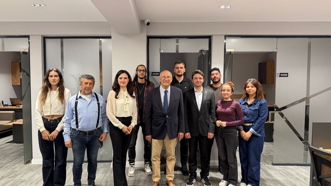 Milletvekili Çakırözer’den Medya 26 Grup’a ziyaret