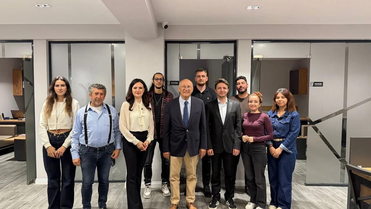 Milletvekili Çakırözer’den Medya 26 Grup’a ziyaret