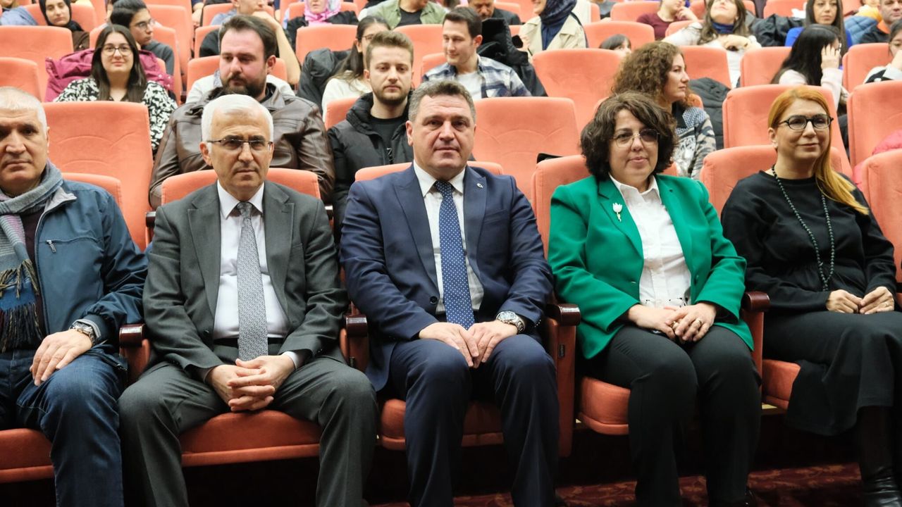 Başsavcılığın Tiyatro Projesi Alkış Topladı