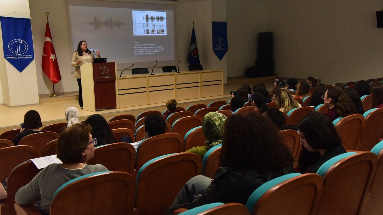 Ses Hijyeni Semineri Eğitim Fakültesi’nde Öğrencilerle Buluştu