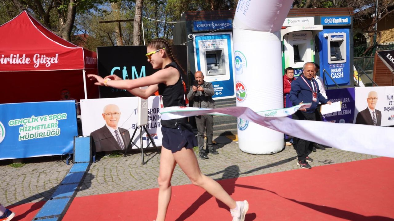 Şükrü Saban Yol Koşusu Odunpazarı’nda Sporcuları Buluşturdu