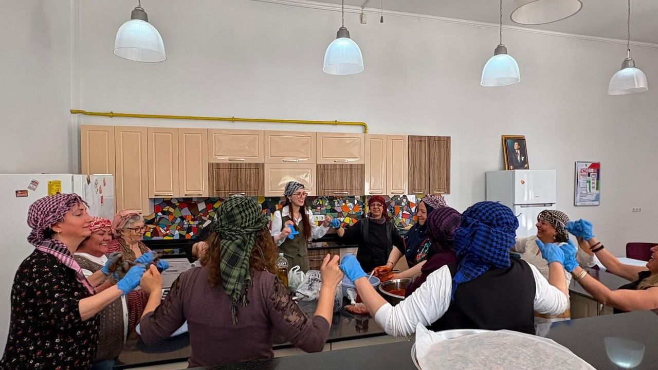 Anneler Çiğ Köfte Atölyesinde Bir Araya Geldi