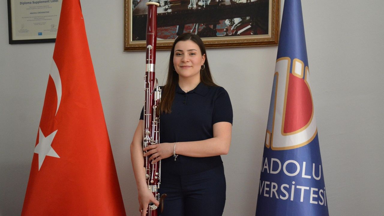 Türk Fagot Sanatçısı Ece Nur Özer Almanya’da Tarih Yazdı