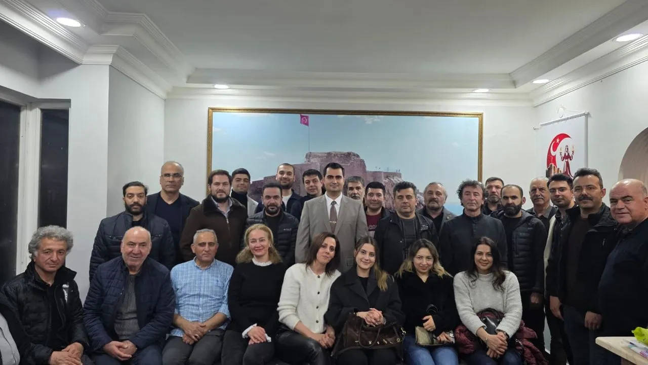 Eskişehir Elazığlılar Derneği’nde Çelik Yeniden Başkan Seçildi