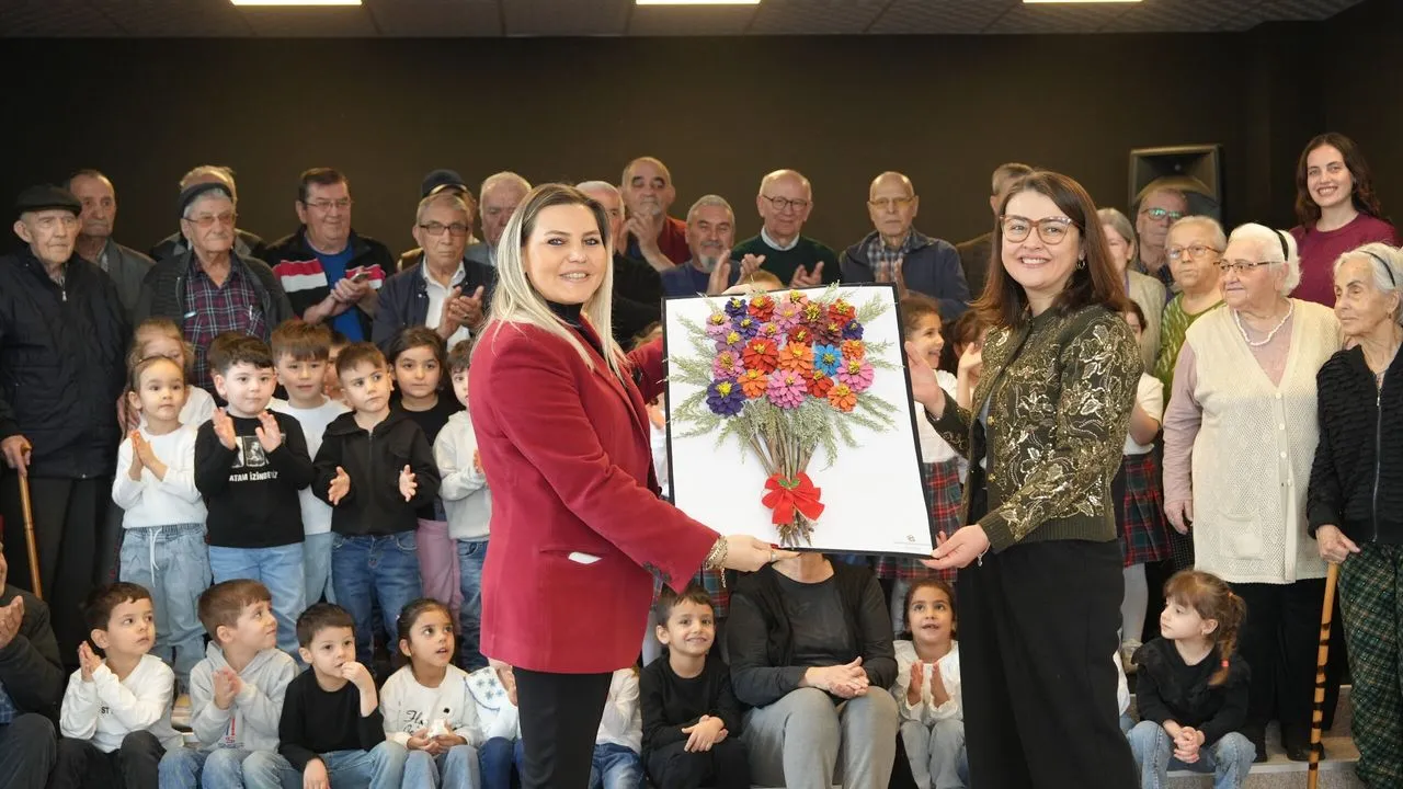 Es Çocuk Evi öğrencilerinden yaşlılara anlamlı ziyaret