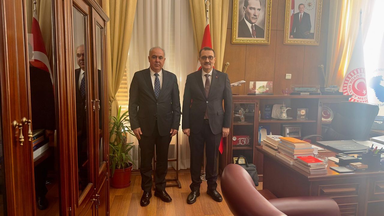 Ankara’da Eskişehir Mesaisi! Fatih Dönmez Yeni İl Müdürünü Meclis’te Ağırladı