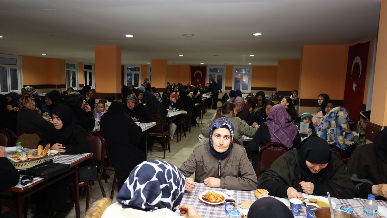 Dodurga'da vatandaşlar iftar programına ilgi gösterdi