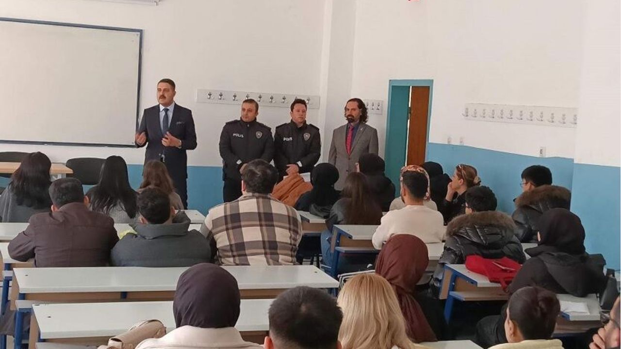 Niğde'de öğrencilere 'IBAN kiralama' dolandırıcılığı anlatıldı