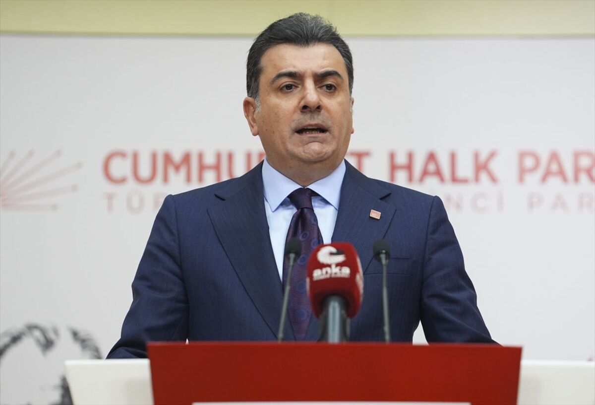 CHP Sözcüsü Emre, MYK gündemine ilişkin basın toplantısı düzenledi:
