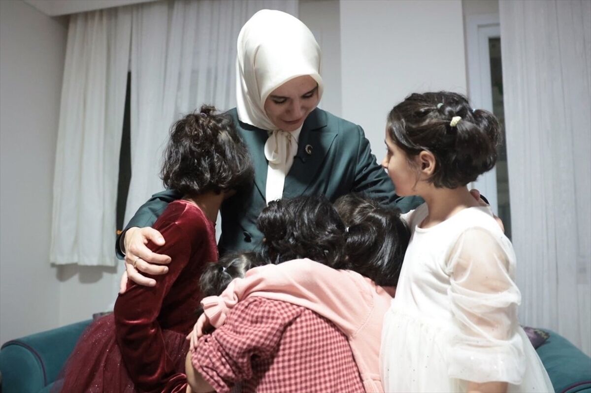 Bakan Göktaş, şehit aileleri ve devlet himayesindeki çocukları ziyaret etti