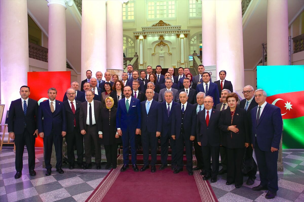 Bakü'de, 1. Türkoloji Kurultayı'nın 100. yılı dolayısıyla konferans düzenlendi