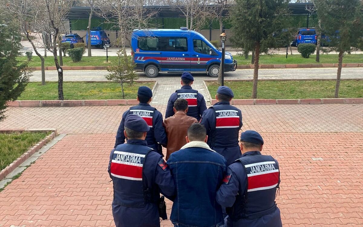 Aksaray'da uyuşturucu operasyonunda yakalanan 2 zanlı tutuklandı