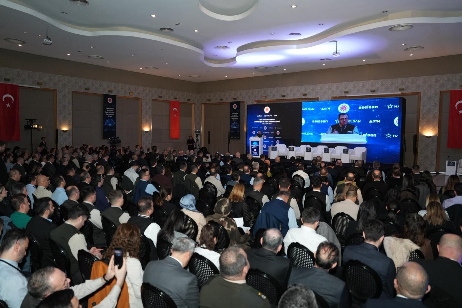 Çoklu Harekat Ortamında Bulut Bilişim ve Siber Savunma Zirvesi gerçekleştirildi