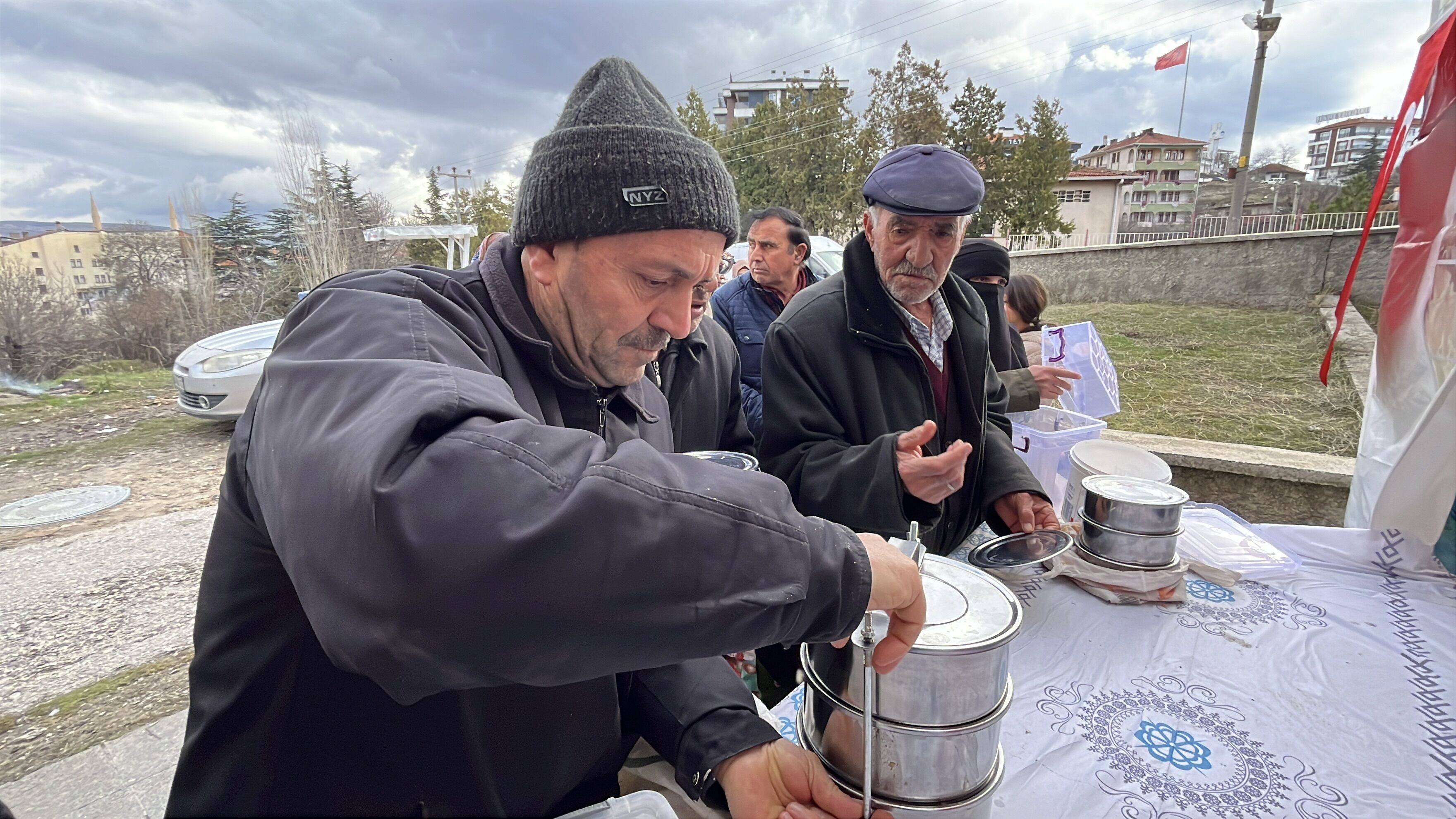 Türk Kızılay Çubuk'ta her gün 500 kişiye iftar için yemek ulaştırıyor