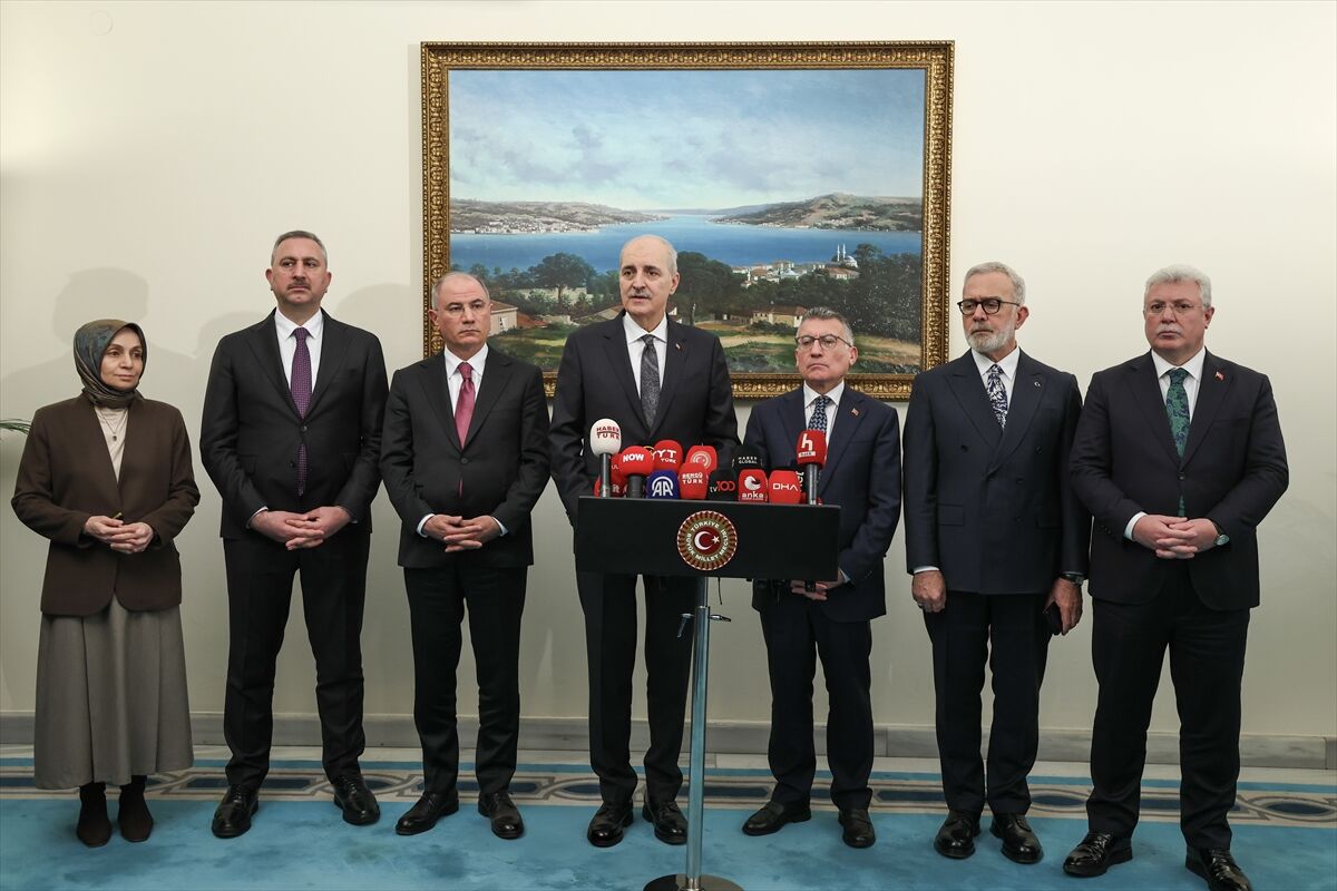 TBMM Başkanı Kurtulmuş, AK Parti Grubu'nu ziyaret etti