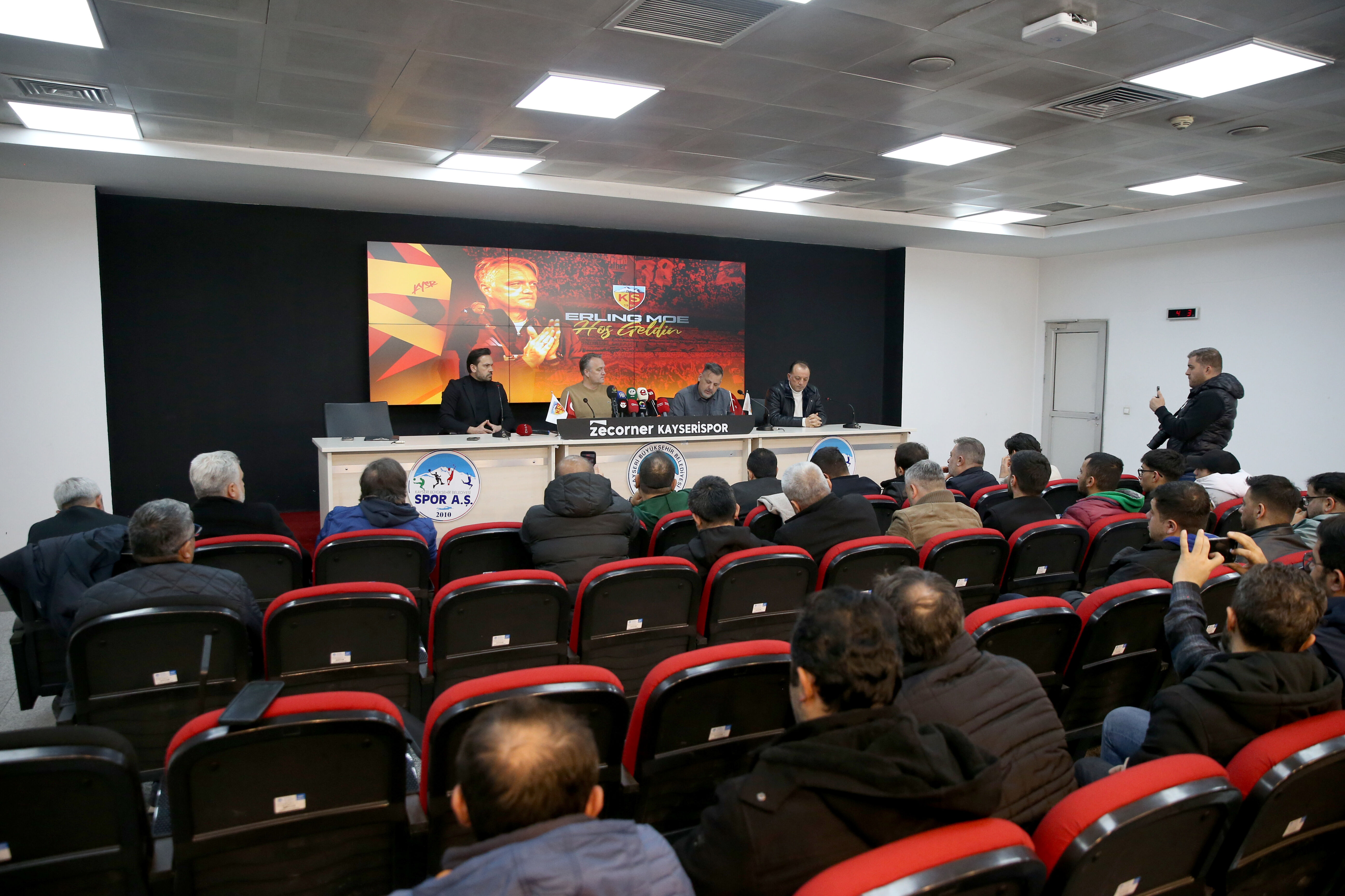 Kayserispor'da Erling Moe dönemi resmen başladı
