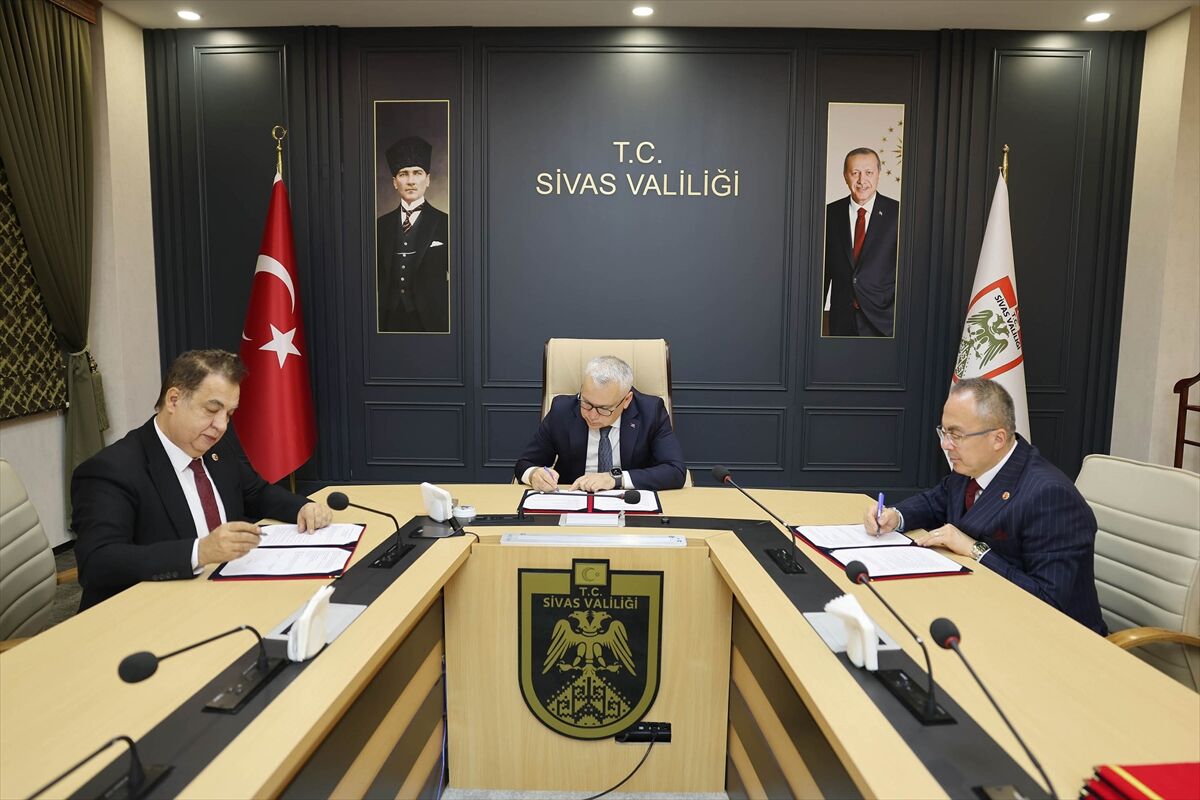 Sivas Cumhuriyet Üniversitesi ile Gençlik ve Spor İl Müdürlüğü arasında protokol imzalandı