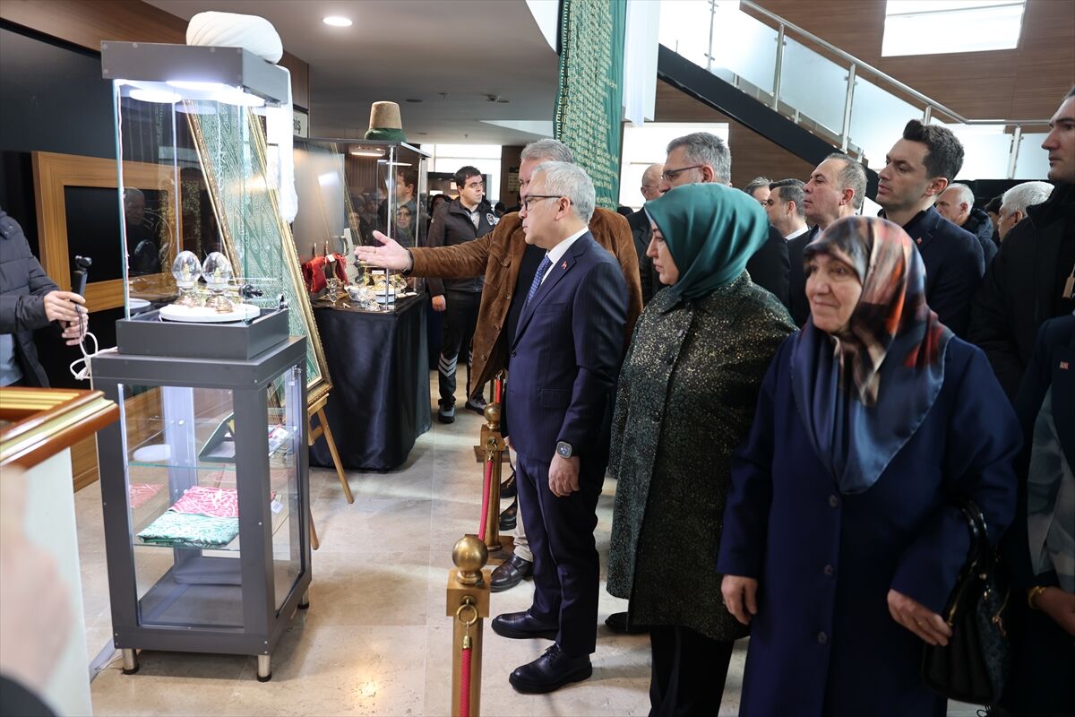 Sivas'ta 'Mukaddes Emanetler Sergisi' ziyarete açıldı
