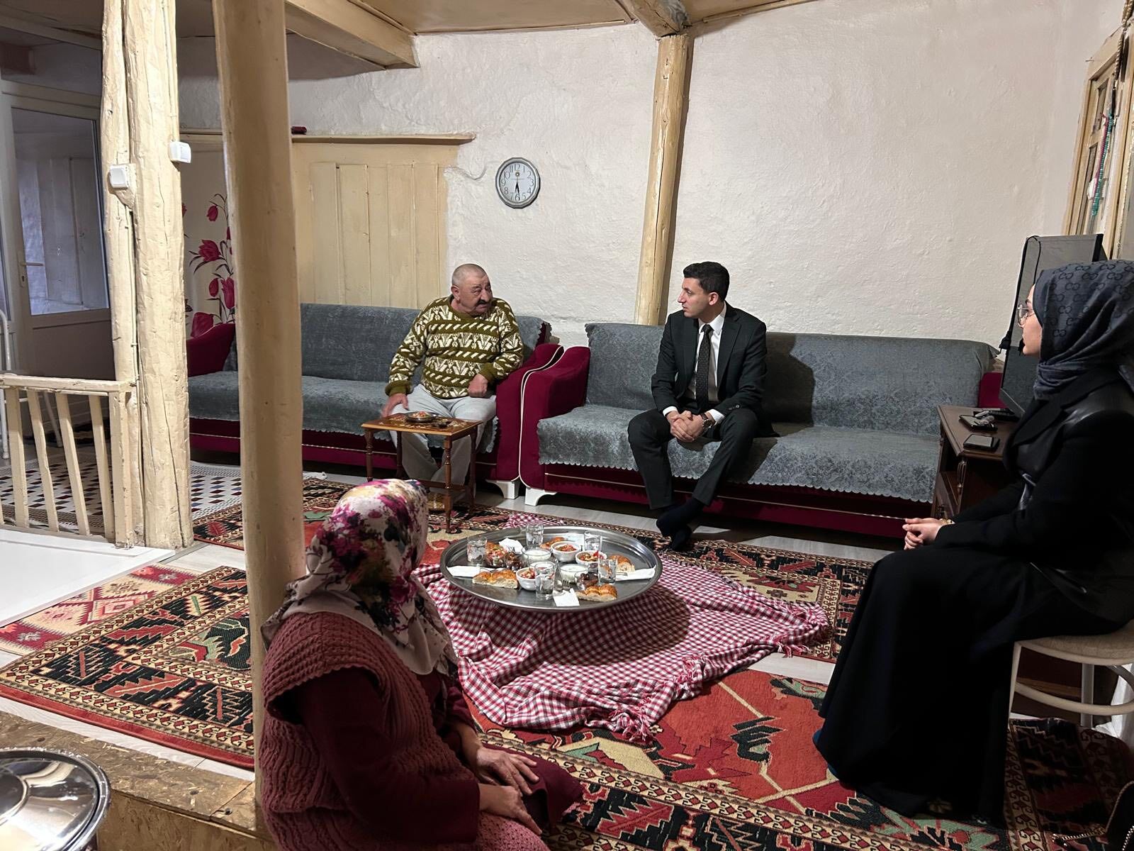 Güdül Kaymakamı Akar, iftar sofrasına konuk oldu