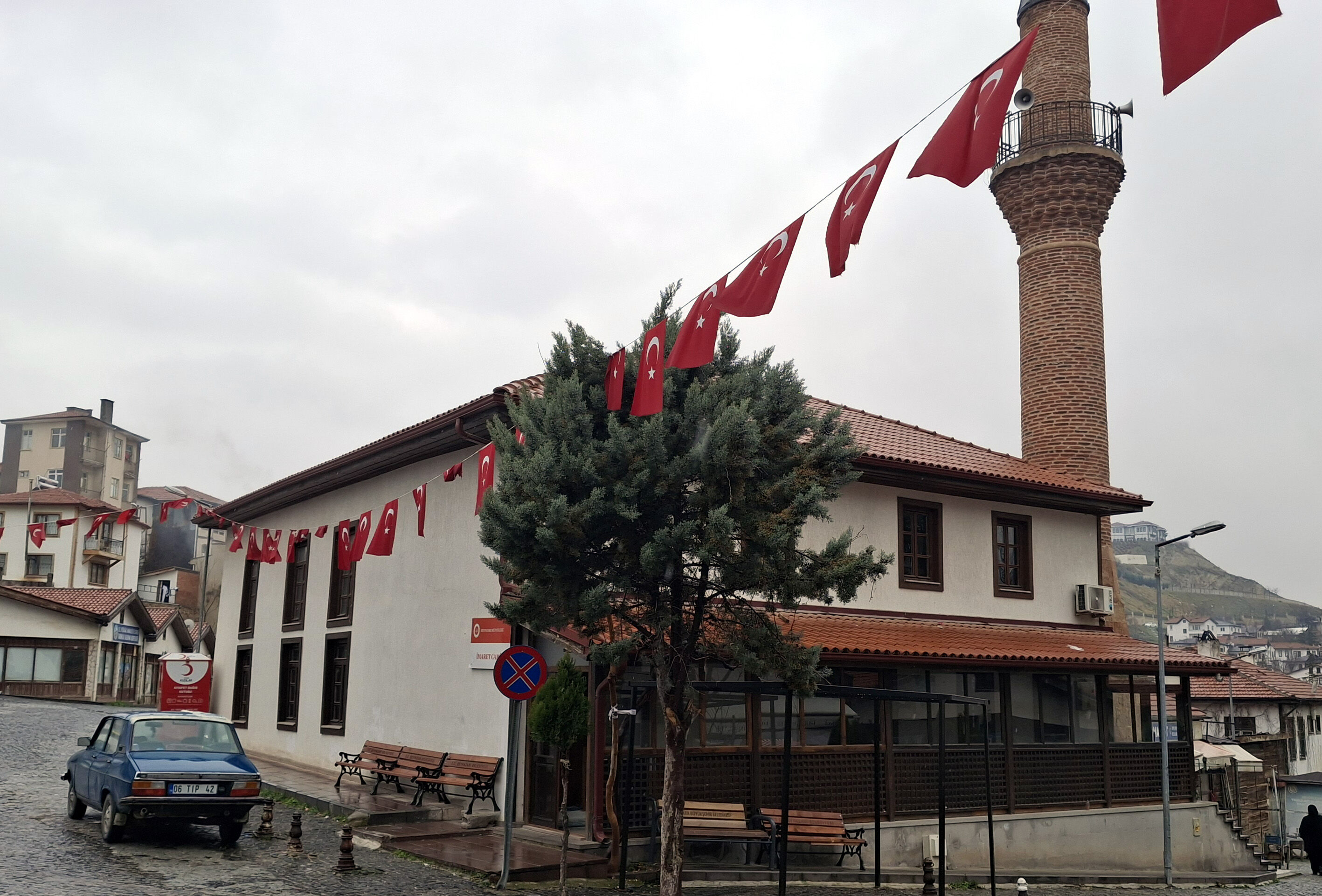 Beypazarı'nda tarihi camiler zamana direniyor