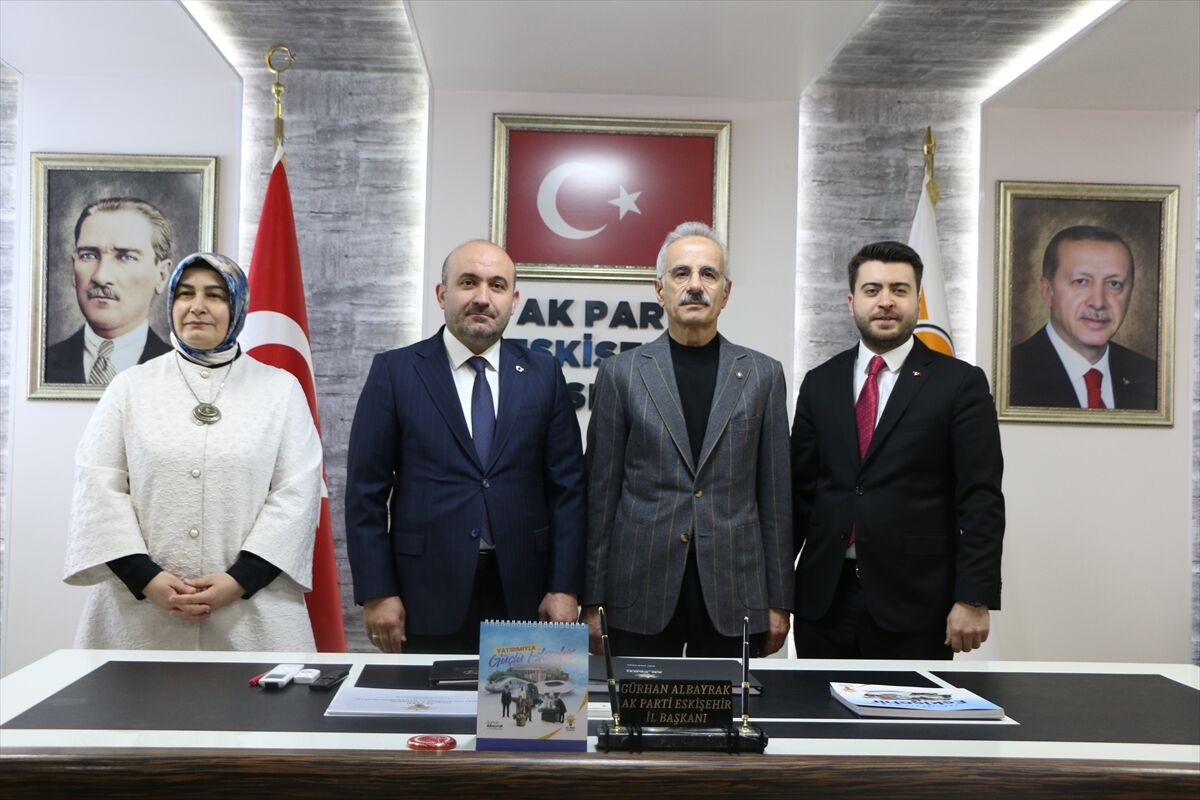 Ulaştırma ve Altyapı Bakanı Uraloğlu, Eskişehir'in Mihalgazi ilçesinde konuştu:
