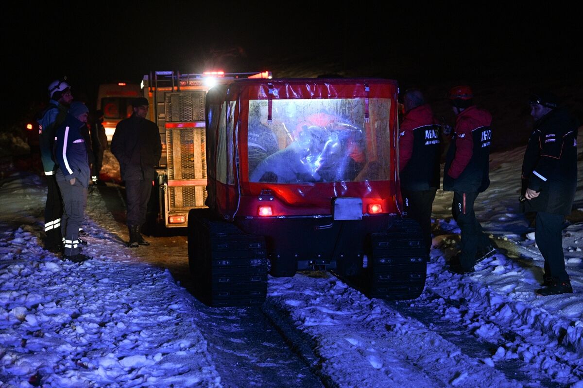 Kayseri'de mahsur kalan 3 işçi AFAD ekiplerince kurtarıldı