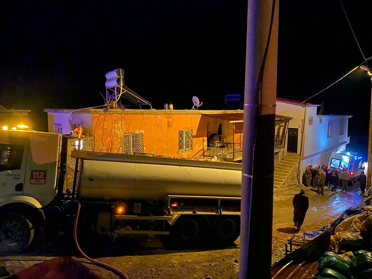 Niğde'de sobanın devrilmesi sonucu çıkan yangında 1 kişi yaralandı