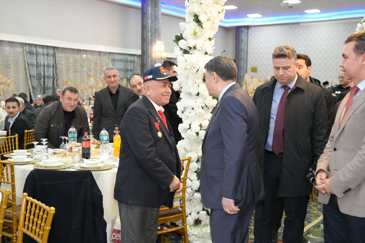 Ankara Valisi Şahin, Çubuk'ta şehit aileleri, gaziler ve engellilerle iftarda buluştu