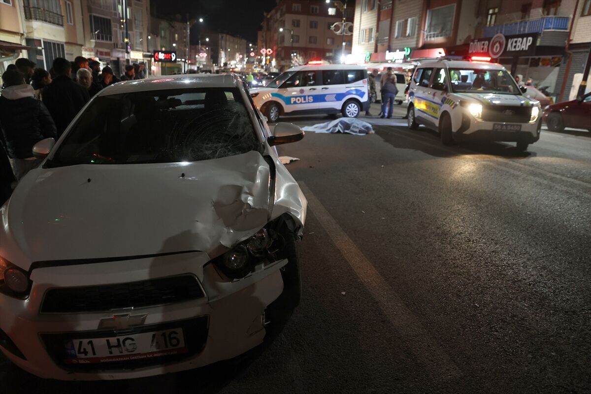 Sivas'ta teravihe giderken otomobilin çarptığı kayınvalide öldü, gelini ağır yaralandı