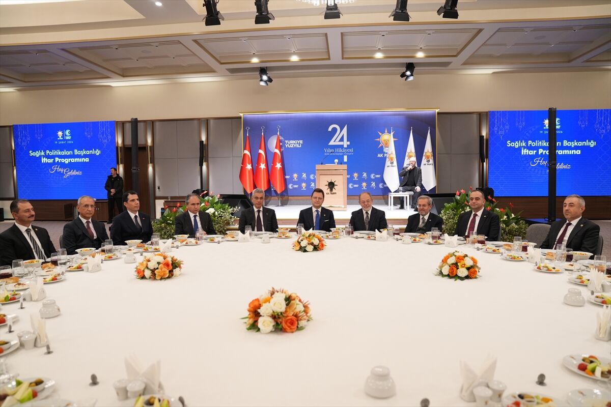 AK Parti Genel Merkezi'nde sağlık çalışanlarının katılımıyla iftar programı düzenlendi