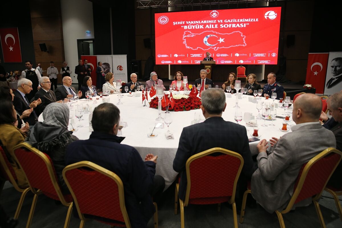 Eskişehir Valisi Yılmaz, şehit yakınları ve gazilerle iftar yaptı
