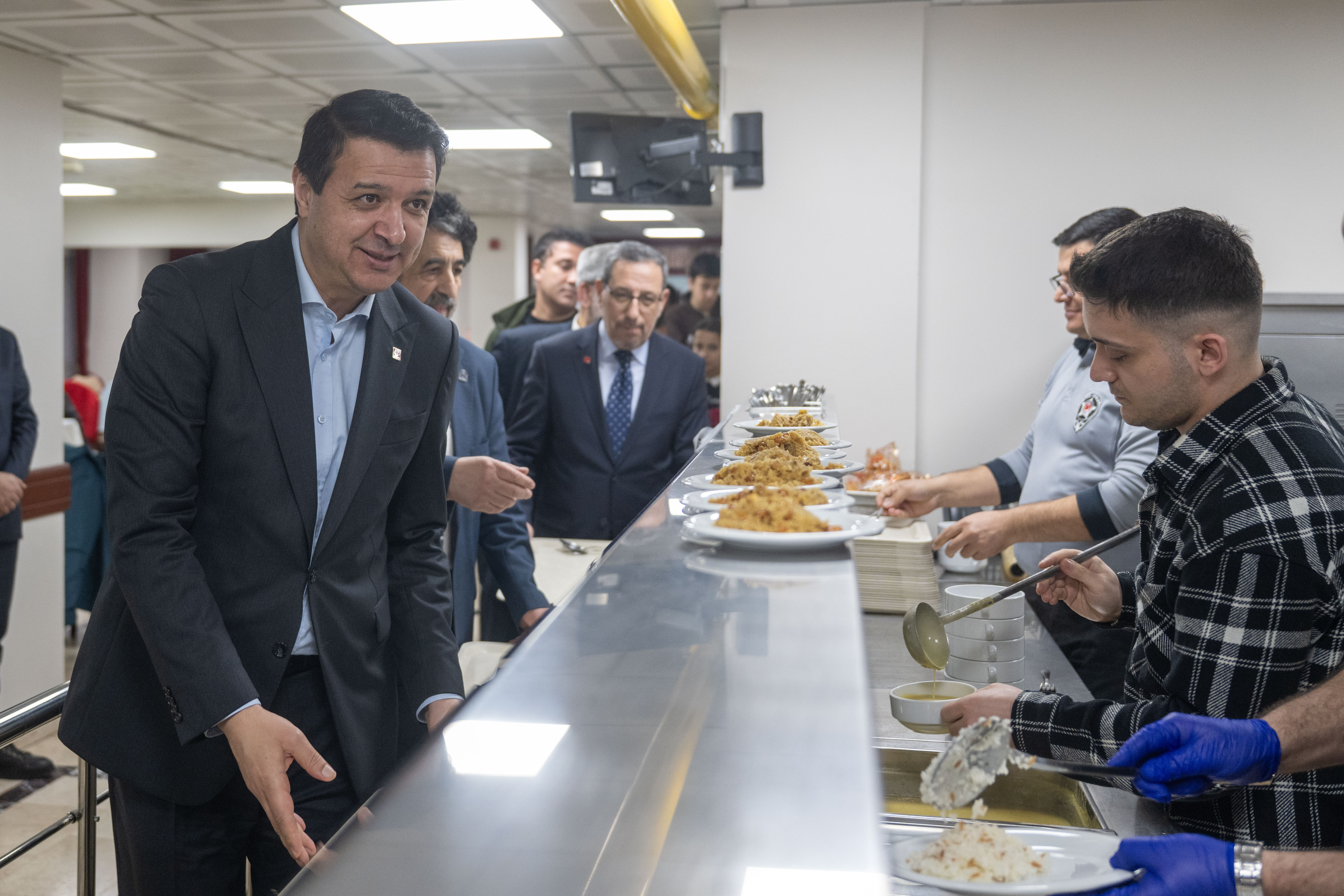 Saadet Partisi Genel Başkanı Arıkan, 'Geleneksel Ahi İftarı'nda yetim çocuklarla bir araya geldi