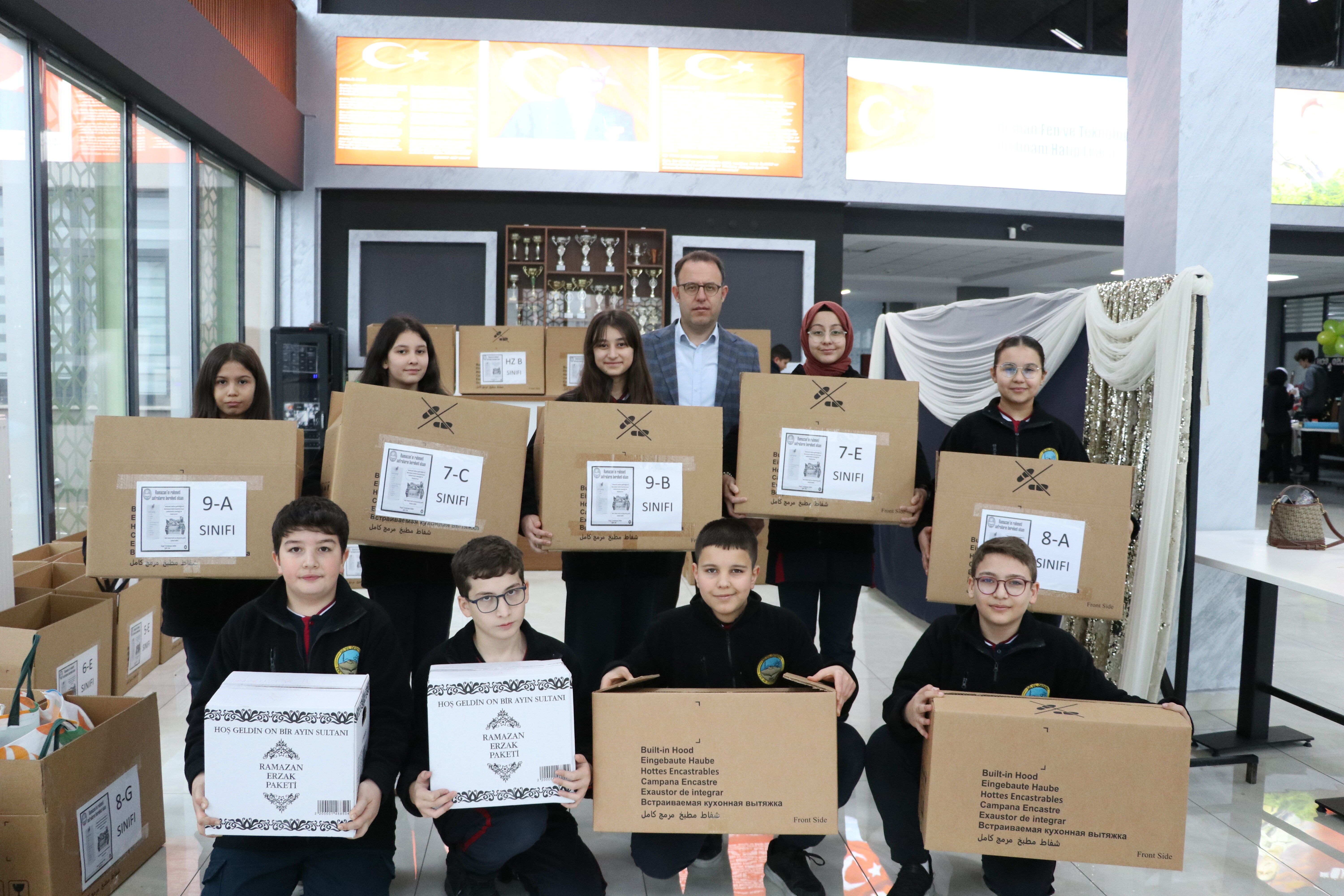 'İyilik timi' oluşturan öğrenciler depremzede akranları için kolları sıvadı