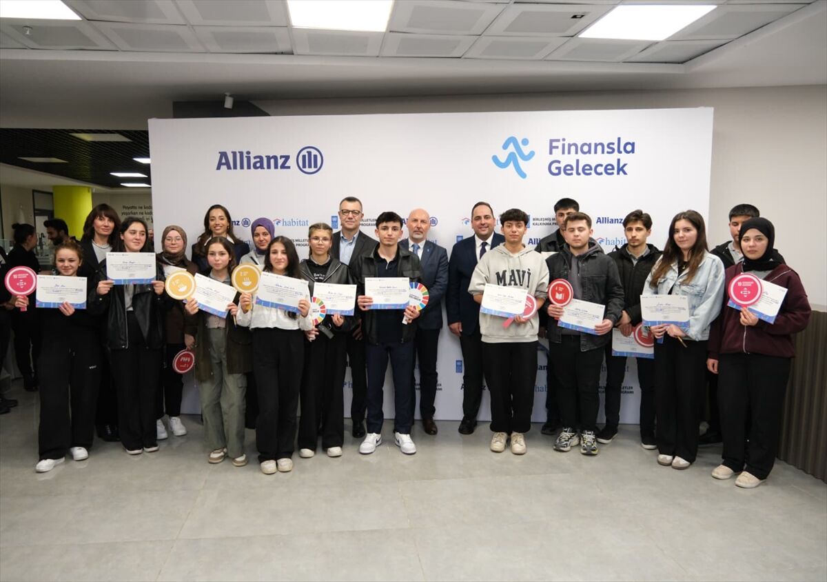Allianz Türkiye'nin 'Finansla Gelecek' projesi Gaziantep'te tanıtıldı