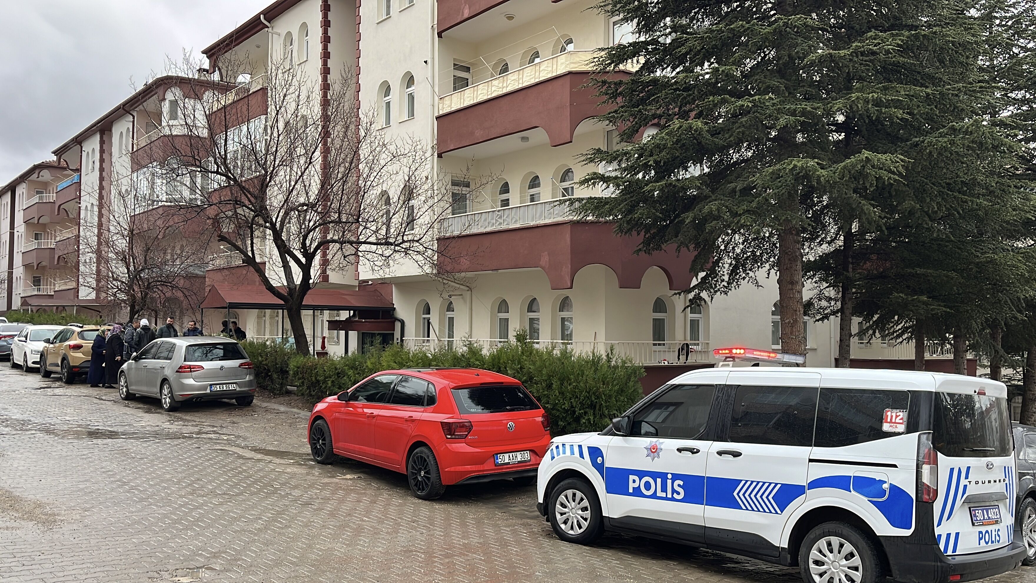 Nevşehir'de eşini bıçakla yaralayıp kaçan şüpheli trafik kazasında yaralandı
