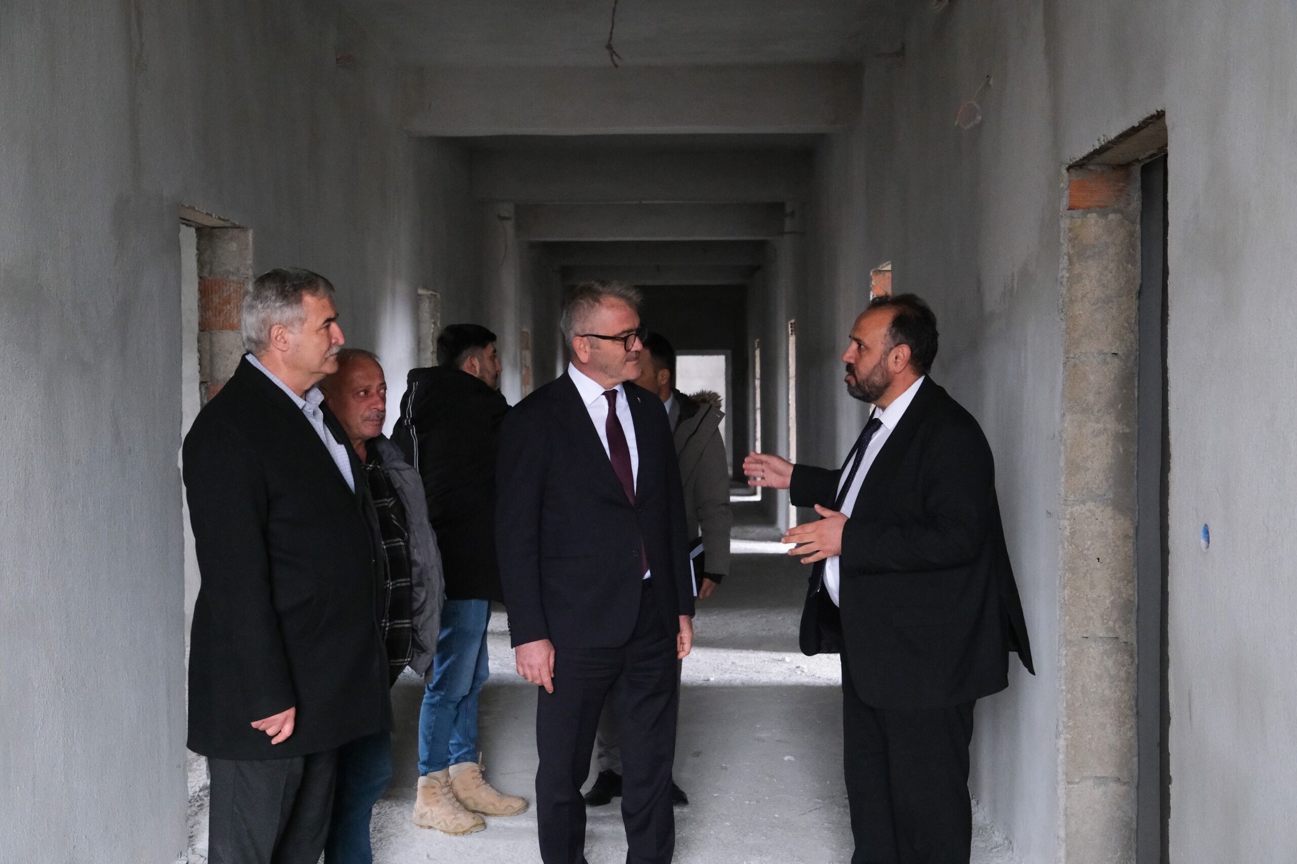 Seydişehir Belediye Başkanı Ustaoğlu, Kur'an kursu inşaatında incelemede bulundu