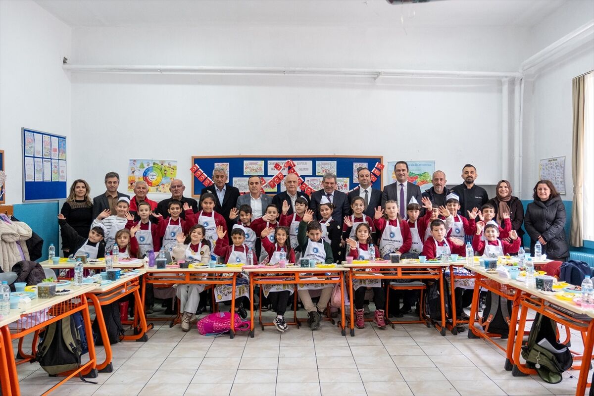 Marmarabirlik Bursalı öğrencileri mutfak atölyesinde buluşturdu