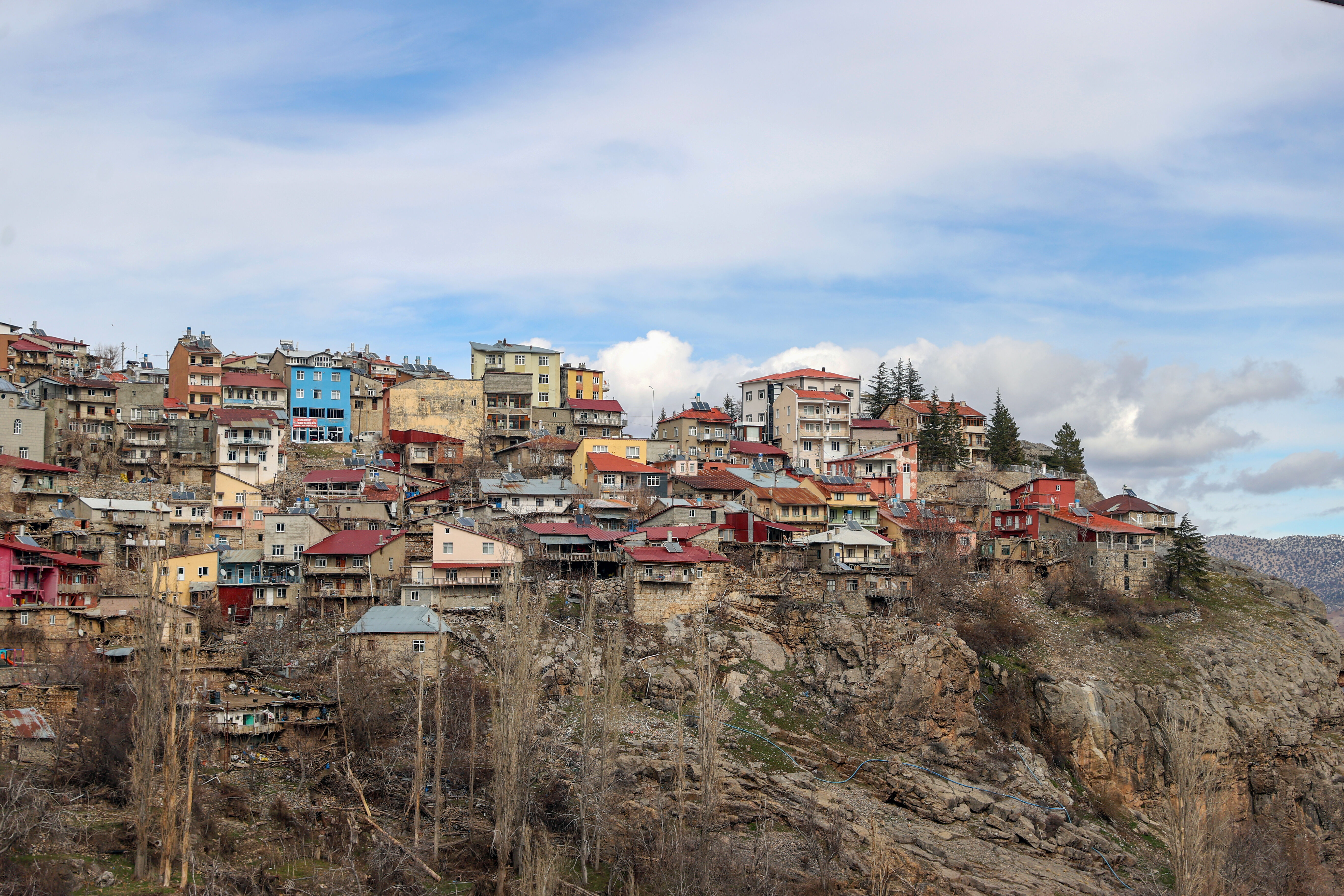 Torosların 7 bin nüfuslu ilçesinde yaşlıların sofrasını belediye ekipleri kuruyor
