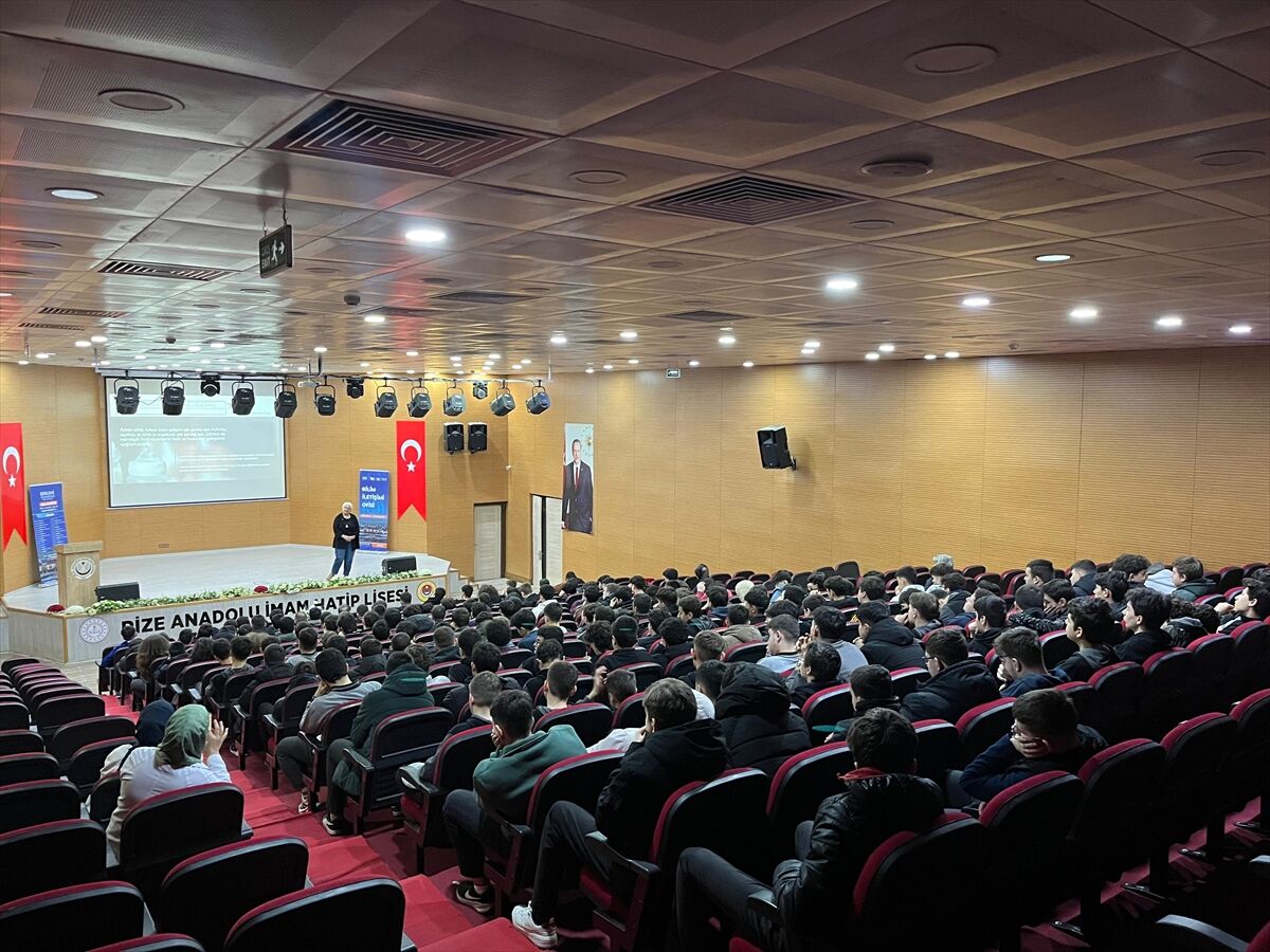 'Bilim Kafe' etkinlikleri Karadeniz Bölgesi'ndeki okullarda gerçekleştirildi