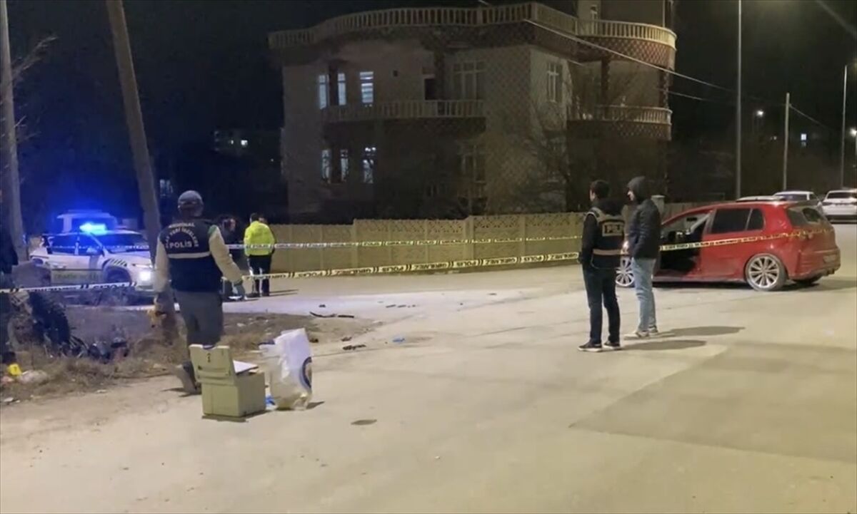 Yozgat'ta otomobil ile motosiklet çarpıştı, 1 kişi öldü, 2 kişi yaralandı
