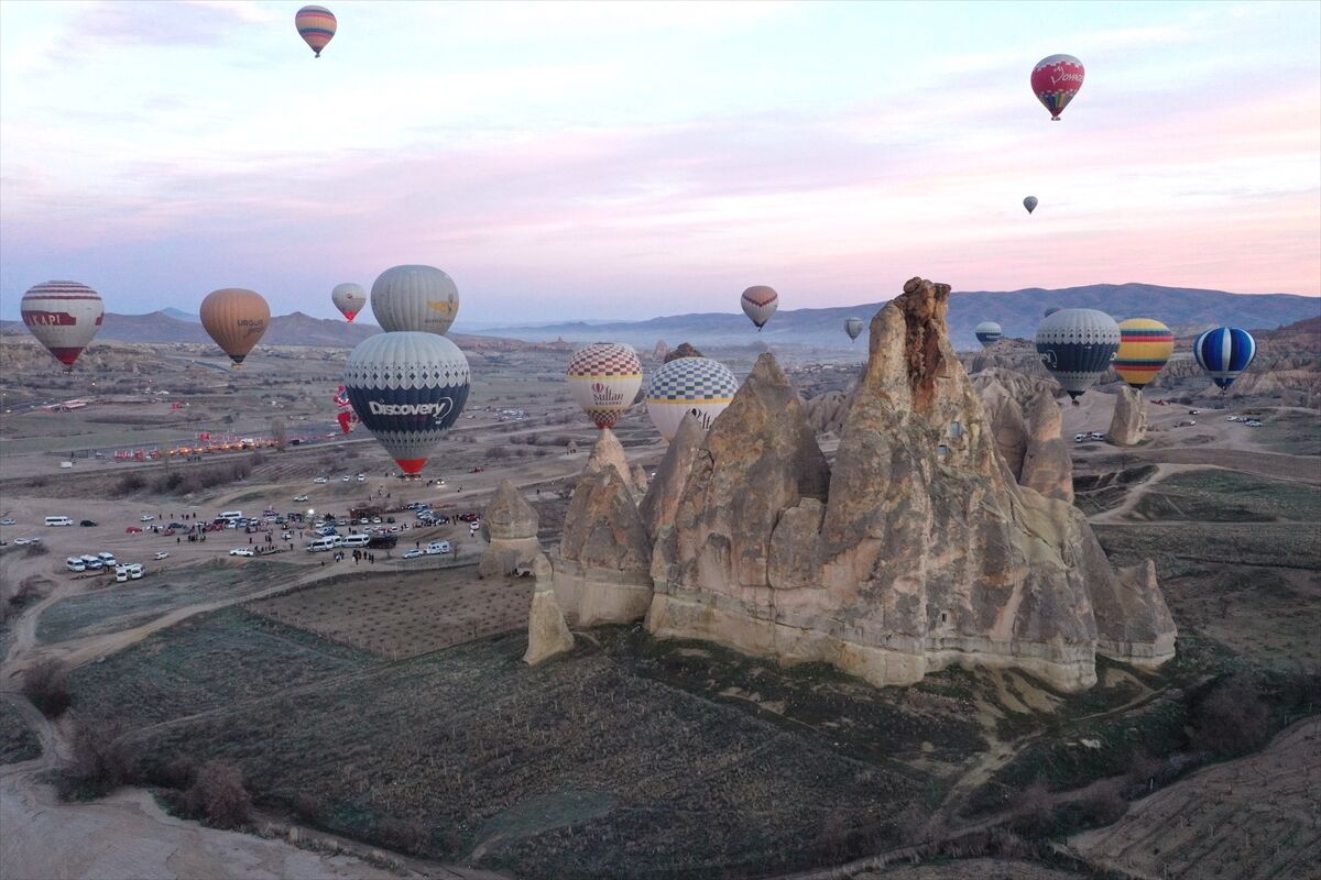 GRAFİKLİ - Kapadokya'da geçen yıl balon turlarına 754 bin 98 kişi katıldı