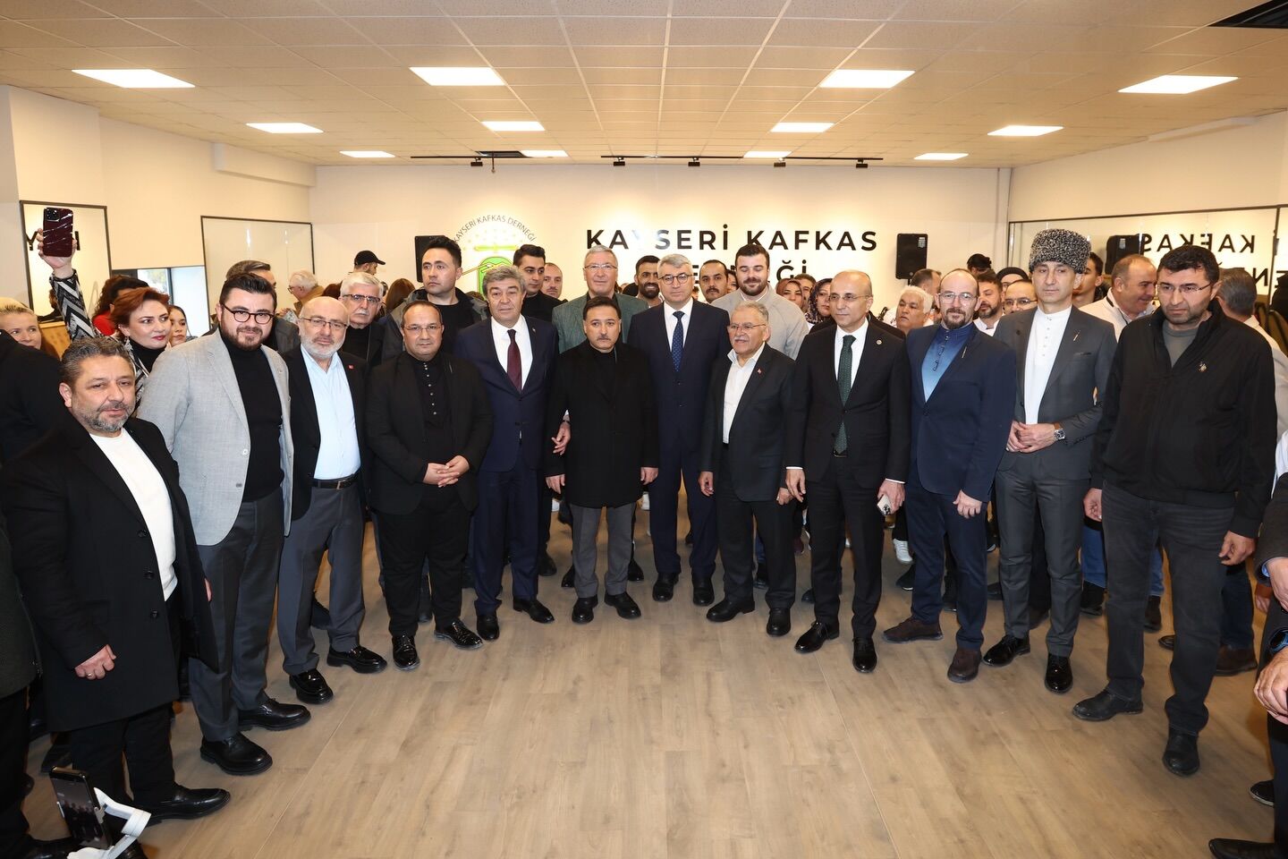 Başkan Büyükkılıç, Kafkas Derneği'nin yeni hizmet binasının açılışına katıldı