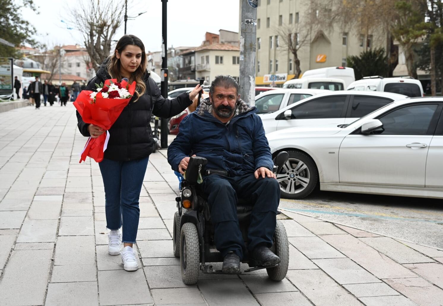 Aksaray Belediyesinden engelli çifte 'Sevgililer Günü' sürprizi
