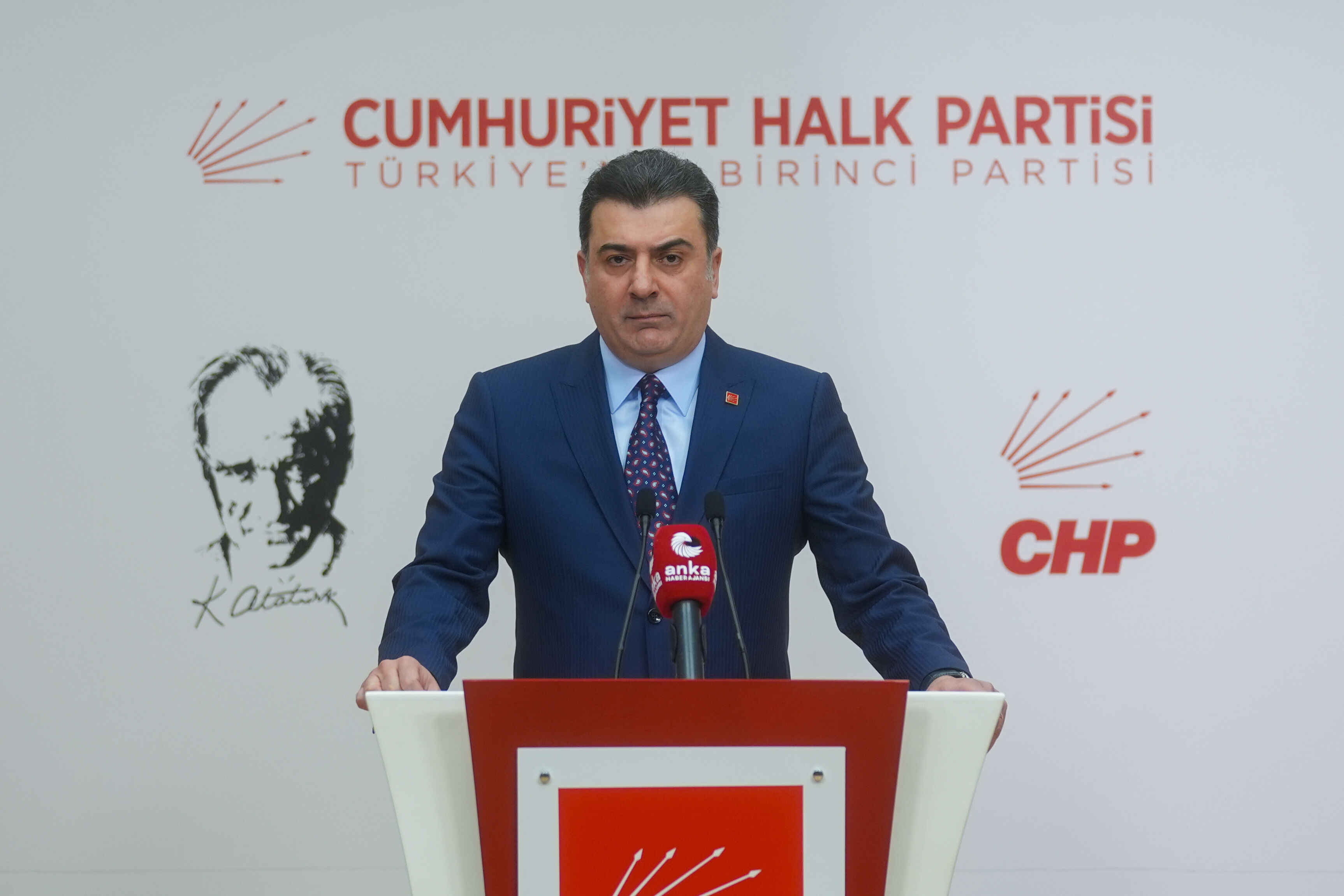 CHP Sözcüsü Emre, gündeme ilişkin basın toplantısı düzenledi: