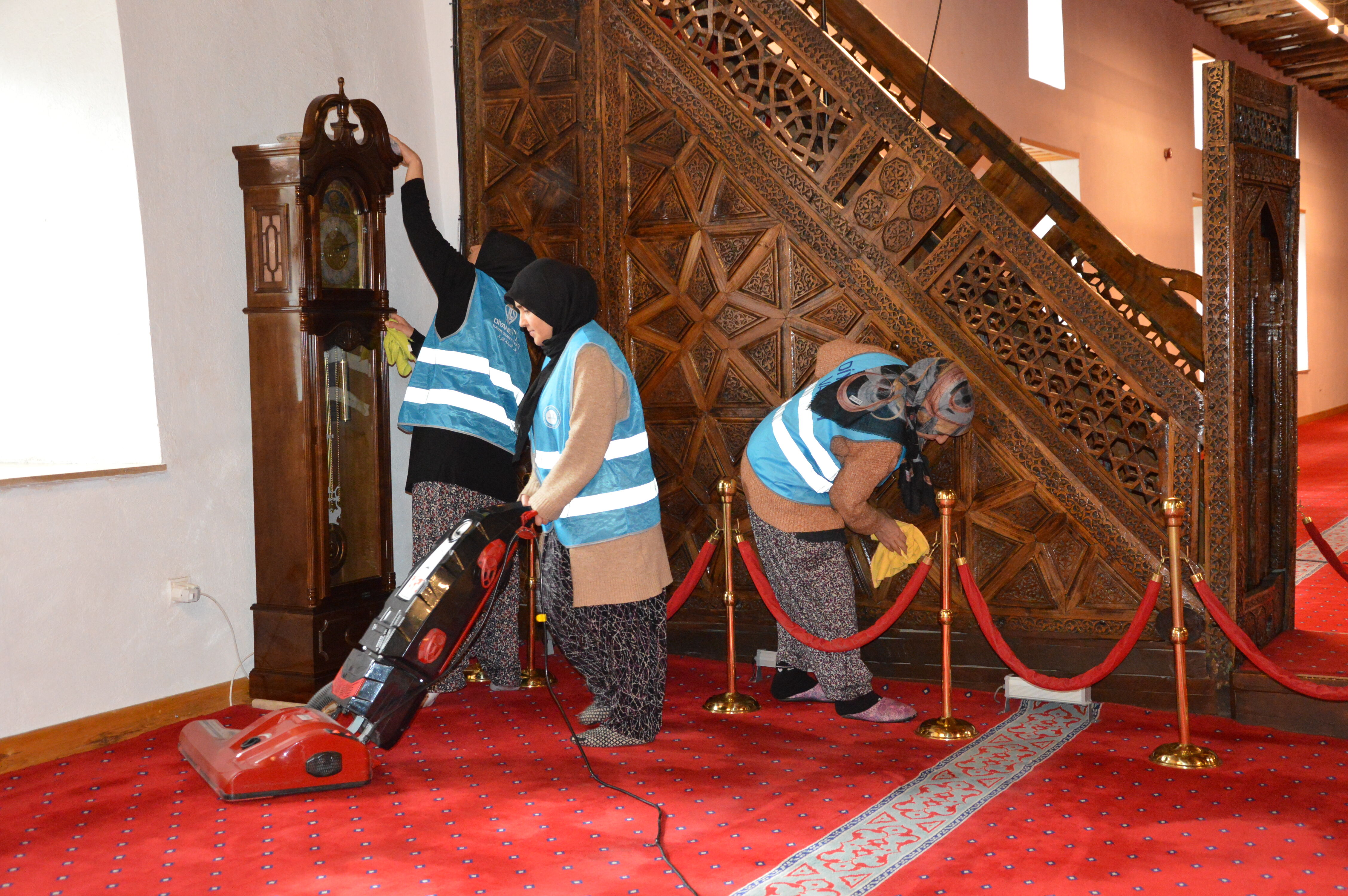 UNESCO tescilli 8 asırlık Sivrihisar Ulu Cami ramazana hazır