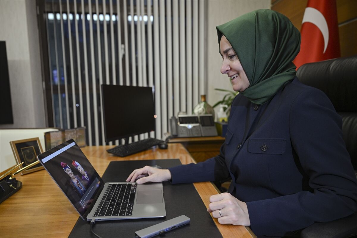 AK Parti Genel Başkan Yardımcısı Kaya, AA'nın 'Yılın Kareleri' oylamasına katıldı