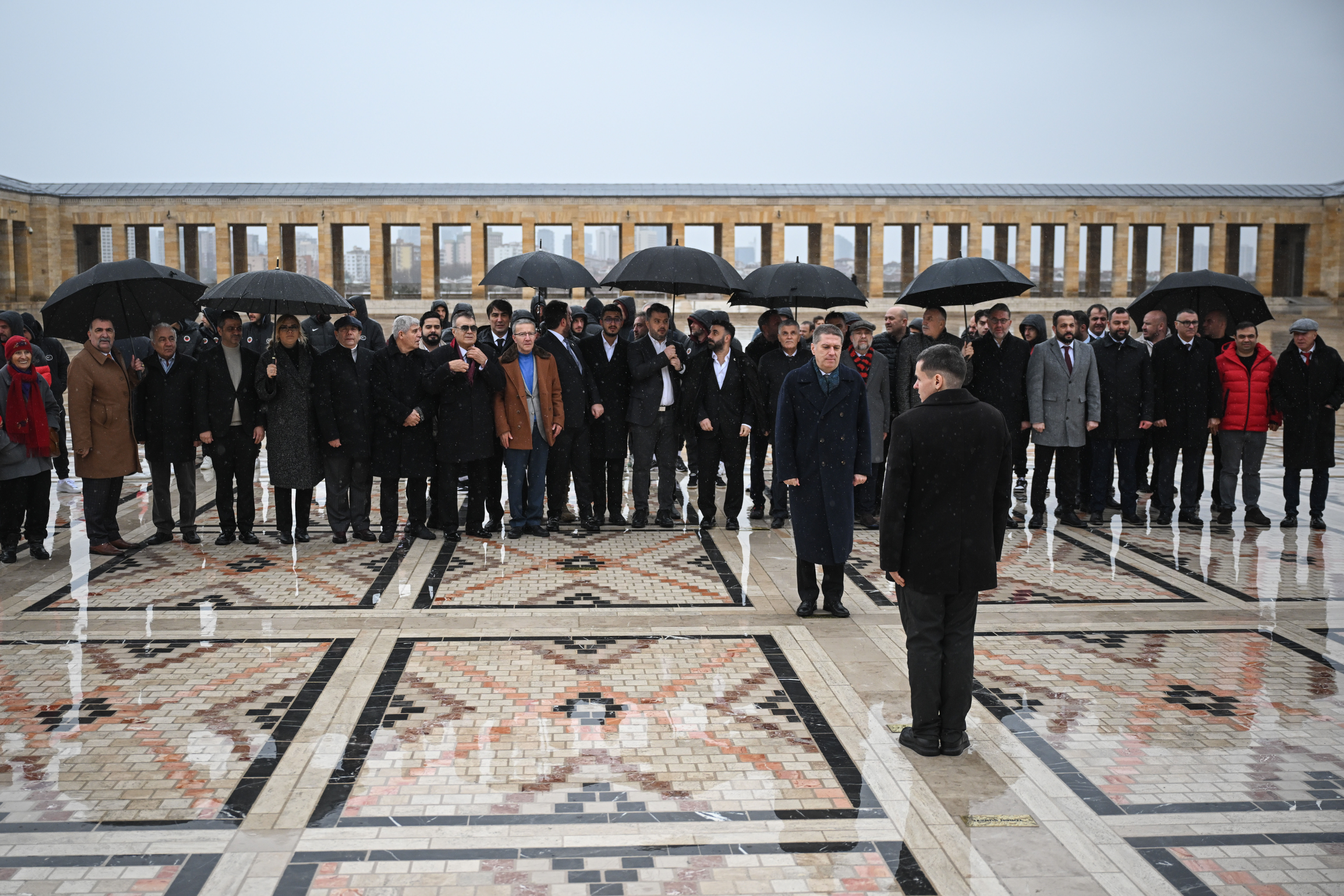 Gençlerbirliği yönetimi, Anıtkabir'i ziyaret etti