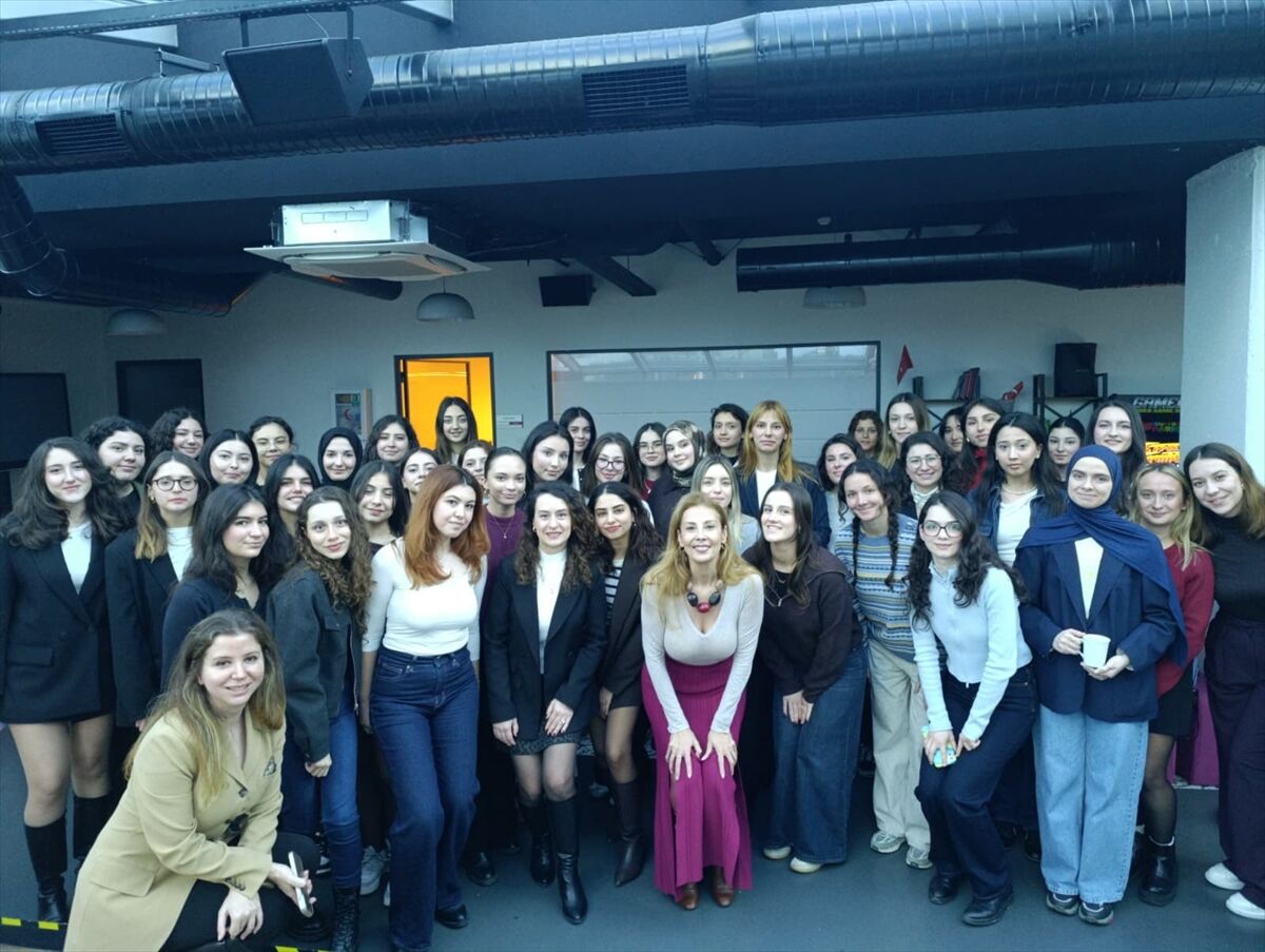 L'Oreal Türkiye 'Bilim Kadınları İçin' programında genç kadınlarla buluştu